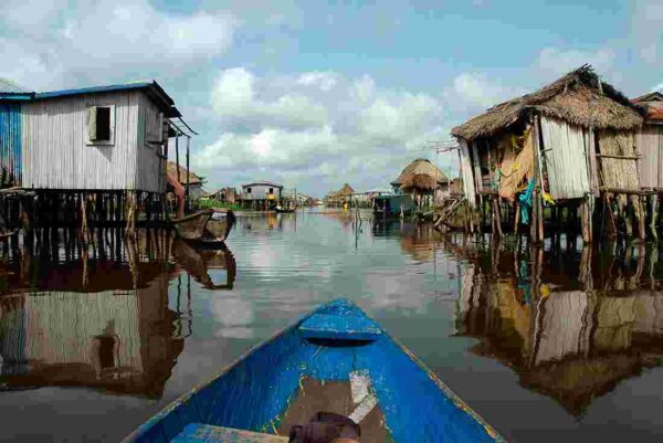 Away to Africa benin_ganvie stilt village